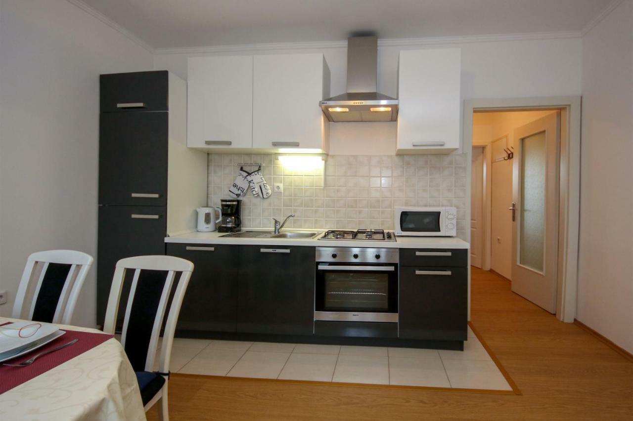 Apartment Nakic Vrpolje Exterior photo
